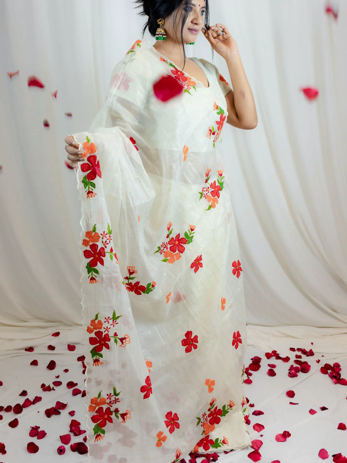 White Bonolota — Bonolota saree